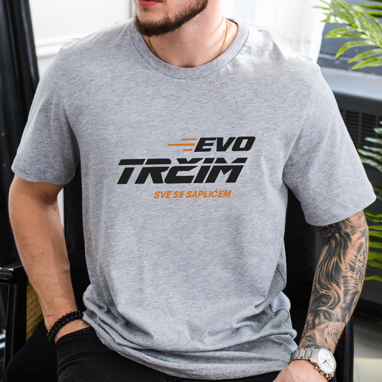 Evo trčim sve se saplićem majica